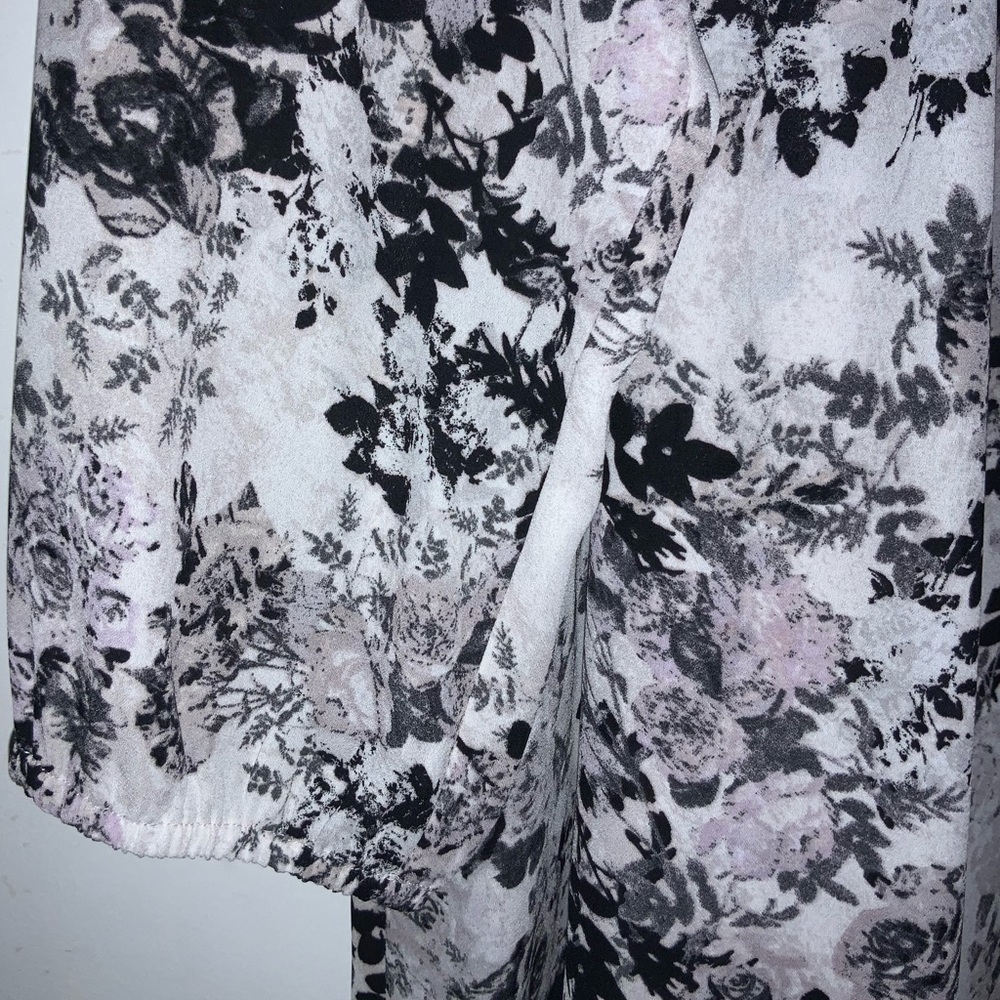 Daniel Rainn Blouse 🖤 - Picture 8 of 8